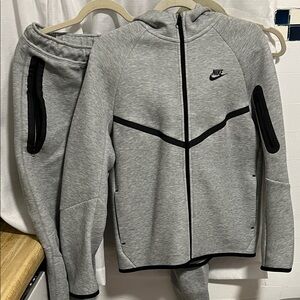 Nike Tech Heather Gray Tracksuit with Black Details